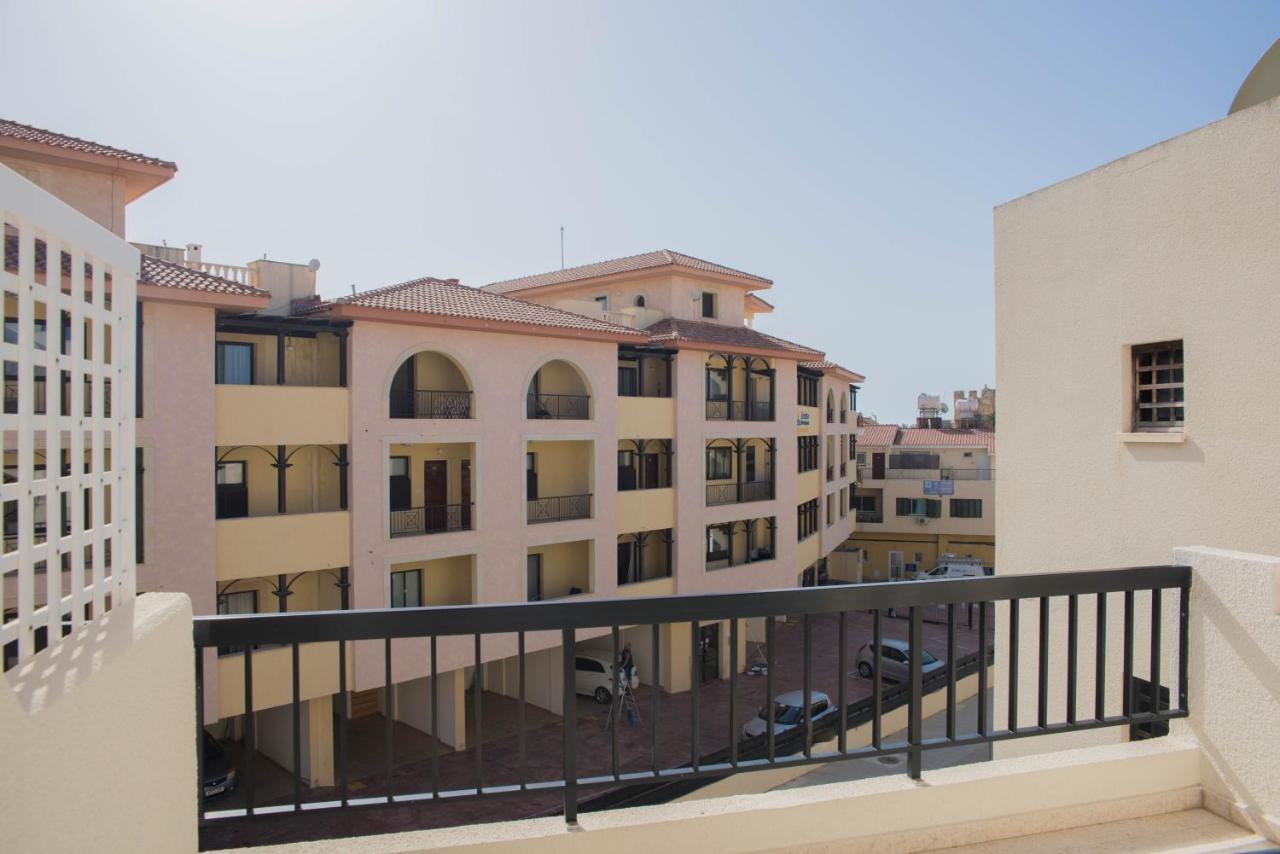 One Bedroom In In Good Location Apartament